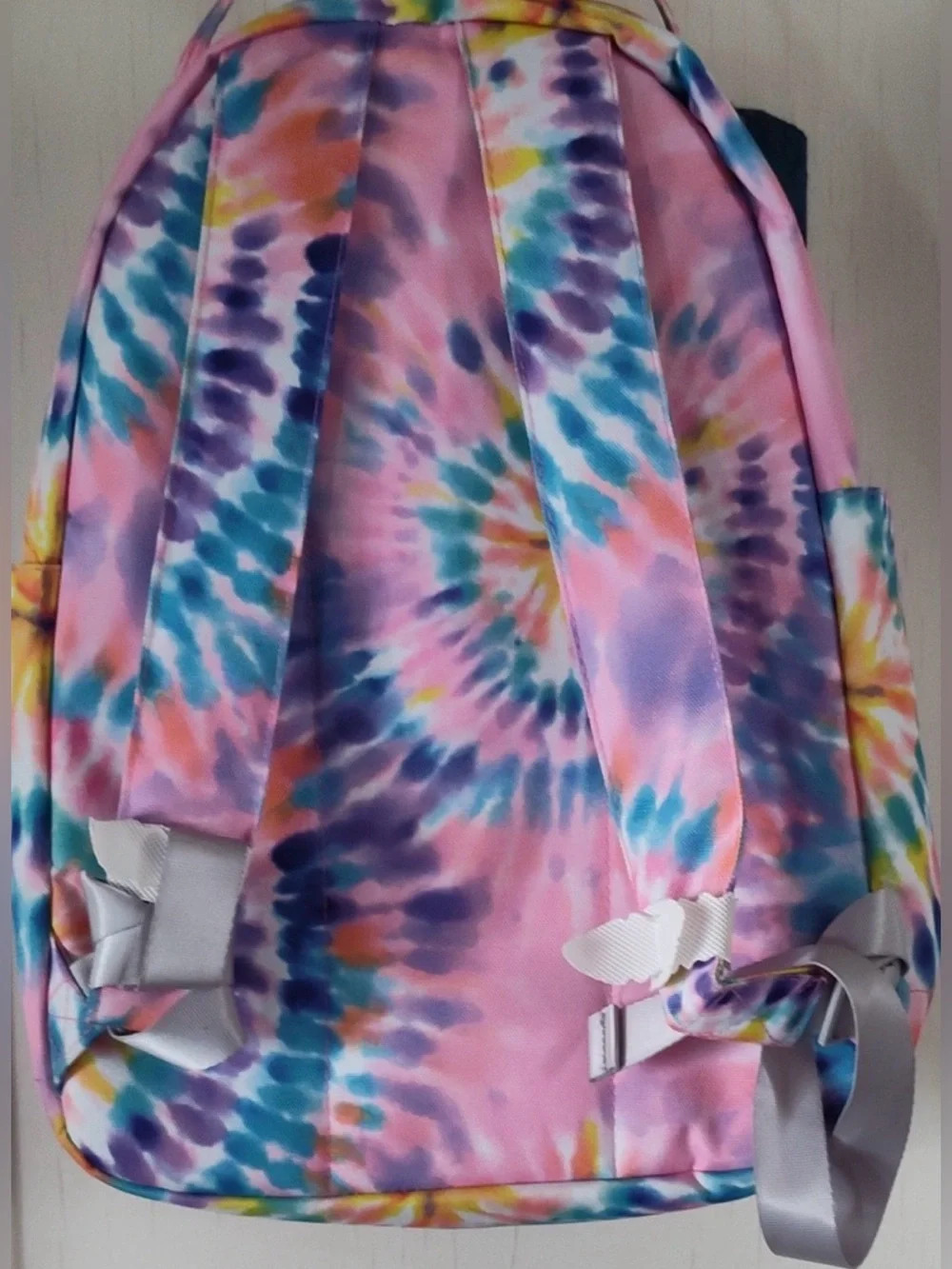 N/A colorful tie